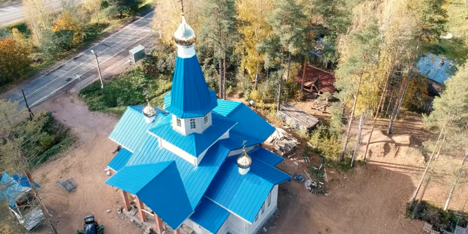Храм во имя икон Споручница грешных в д. Васкелово