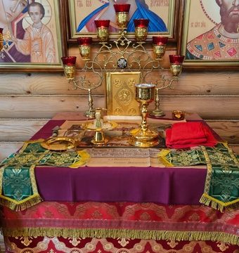 Богослужение состоялось в храме благоверного князя Александра Невского в 17-м Центре подготовки личного состава Северо-Западного округа войск национальной гвардии РФ